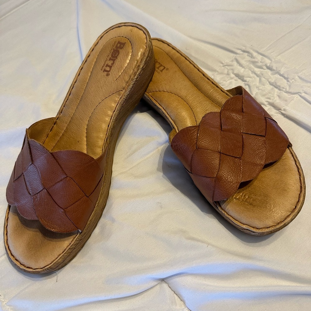 Born Women's Brown Woven Slide Sandals